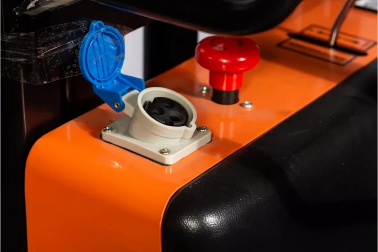 Штабелер с электроподъемом 1,5 т - 2,5 м Вилы: 1100 , Гелевая АКБ, SPN1525 SIBLINE купить в Саратове