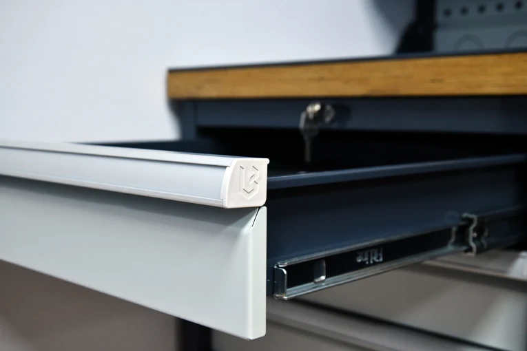 Верстак FBK 205.57.4-1 купить в Саратове