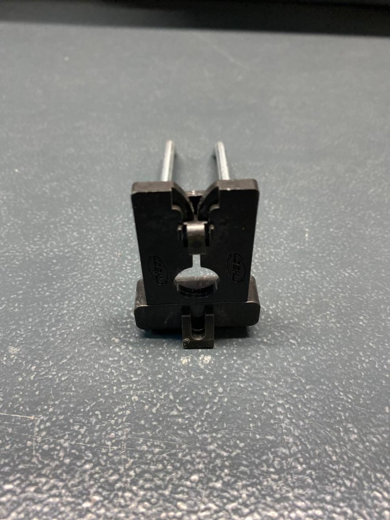 Крючок двойной 100 мм купить в Саратове