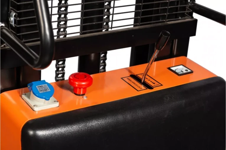 Штабелер электрический самоходный, поводковый 1,2 т - 3 м Вилы: 1150 , АКБ Li - Ion, CL1230J SIBLINE купить в Саратове