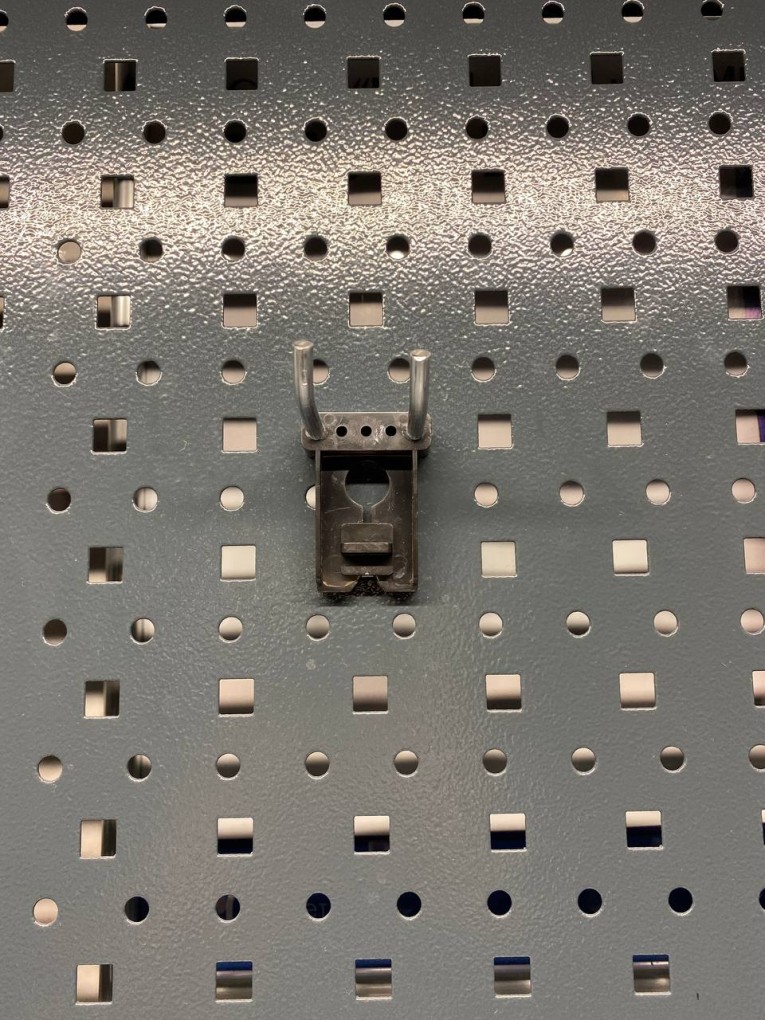 Крючок двойной 38 мм купить в Саратове