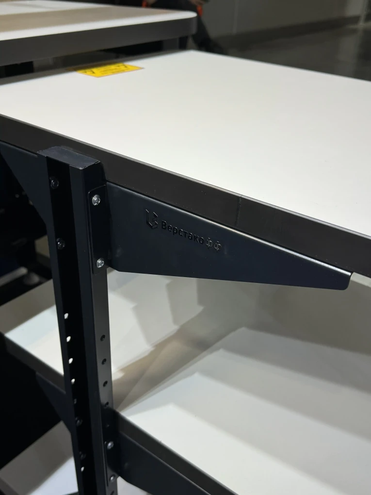 Подкатной антистатический стол SPC A купить в Саратове