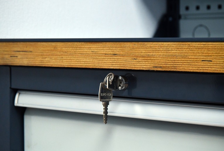 Верстак FBK 1551.16.3-2 купить в Саратове Верстак FBK 1551.16.3-2 купить в Саратове