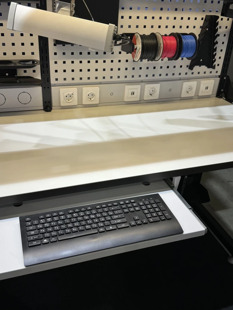 SPC Полка для клавиатуры купить в Саратове SPC Полка для клавиатуры купить в Саратове