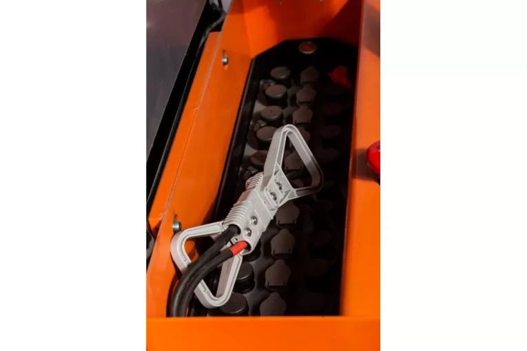 Штабелер электрический самоходный 1,6 т - 4,6 м Вилы: 1150 , АКБ Свинцово - кислотная, CL1646GP SIBLINE купить в Саратове Штабелер электрический самоходный 1,6 т - 4,6 м Вилы: 1150 , АКБ Свинцово - кислотная, CL1646GP SIBLINE купить в Саратове