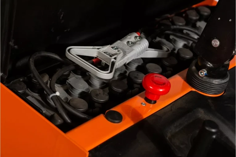 Штабелер электрический самоходный с платформой 2 т - 4,5 м Вилы: 1150 , АКБ Свинцово - кислотная, CL2045W SIBLINE купить в Саратове